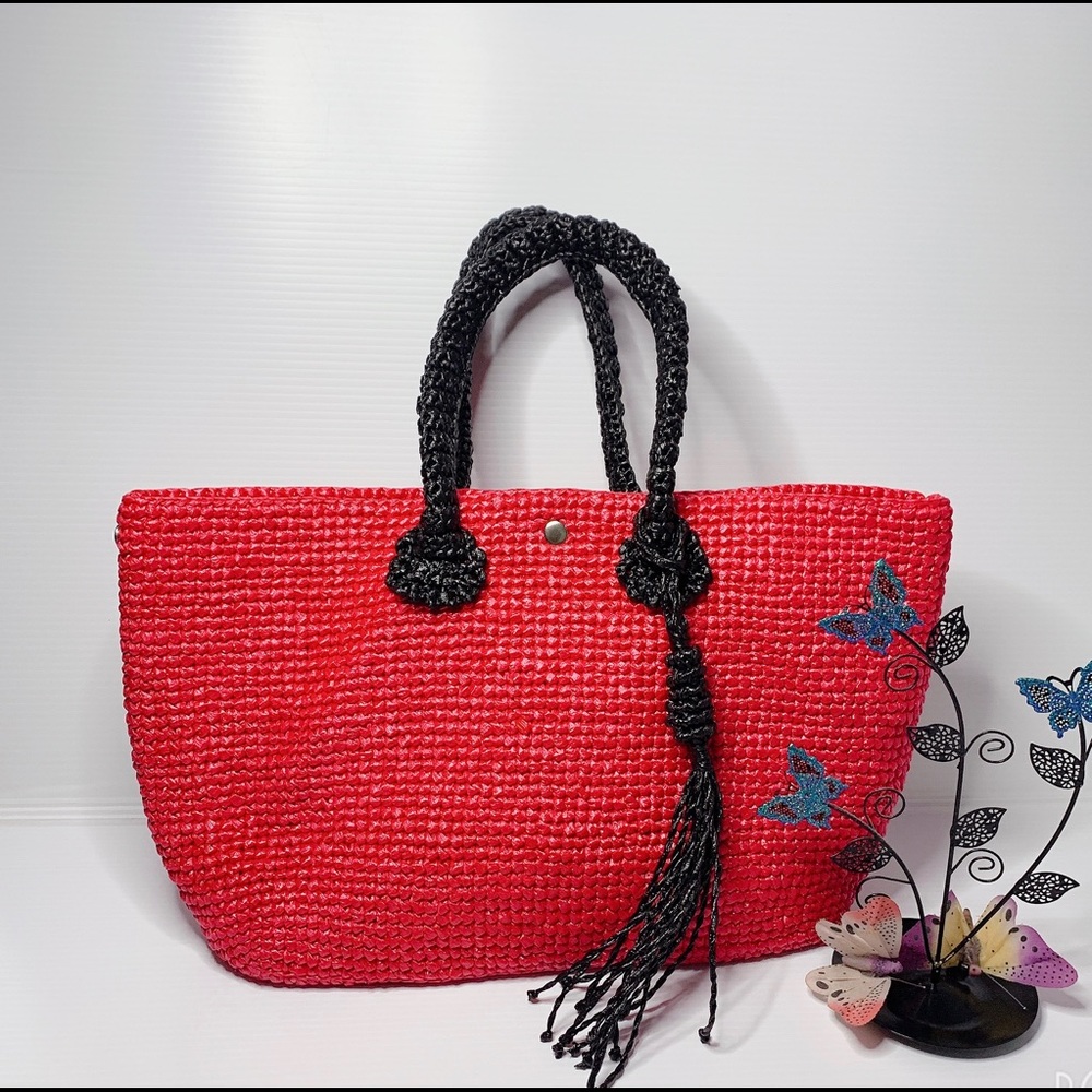 Red straw summer tote bag convertible style